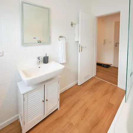 Homestead - Self-check-in - Kostenloses Parken - Smart Tv - Kueche Vollausgestattet - Ruhige Lage Im Erdgeschoss Daire